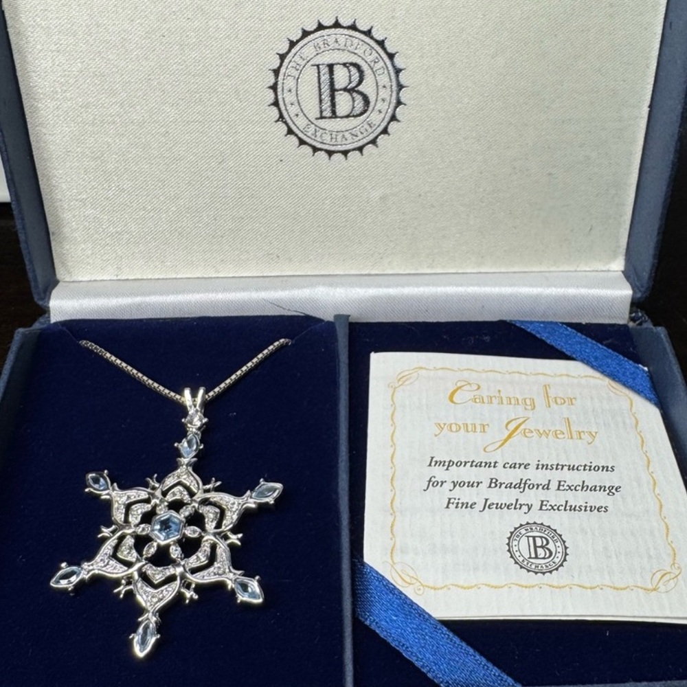 925 Bradford Exchange Snowflake Painter Of Light Pendant